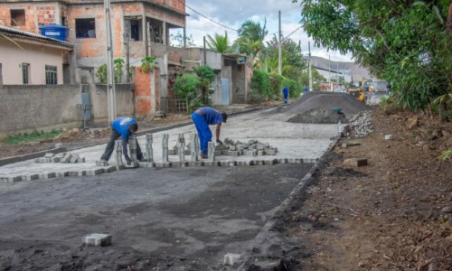 Obras de pavimentação estão em andamento no Parque Mariana, em Porto Real